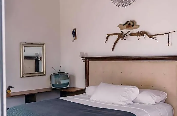 Hotel Ride On House 3*
