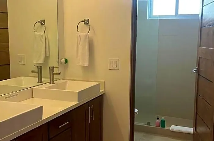 Hotel Ride On House